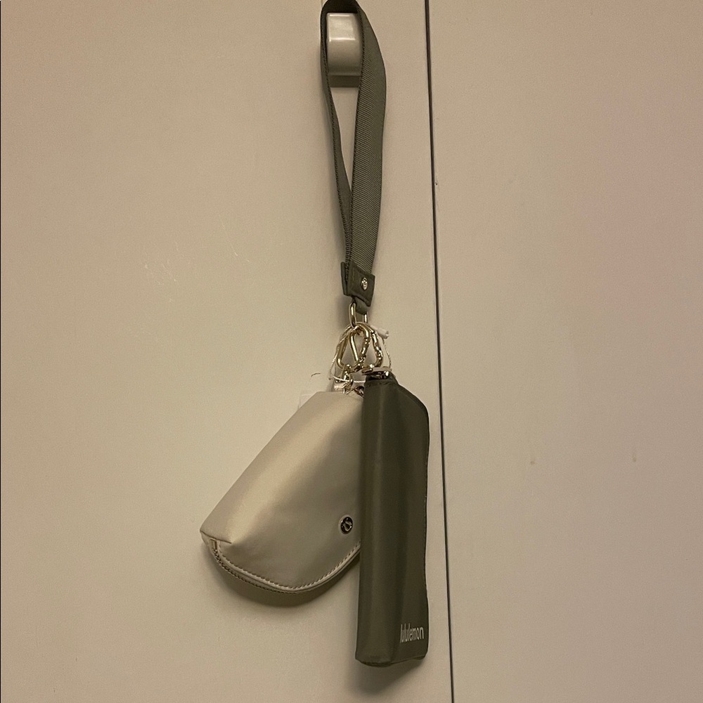 Lululemon Cream and Olive Accessory Duo